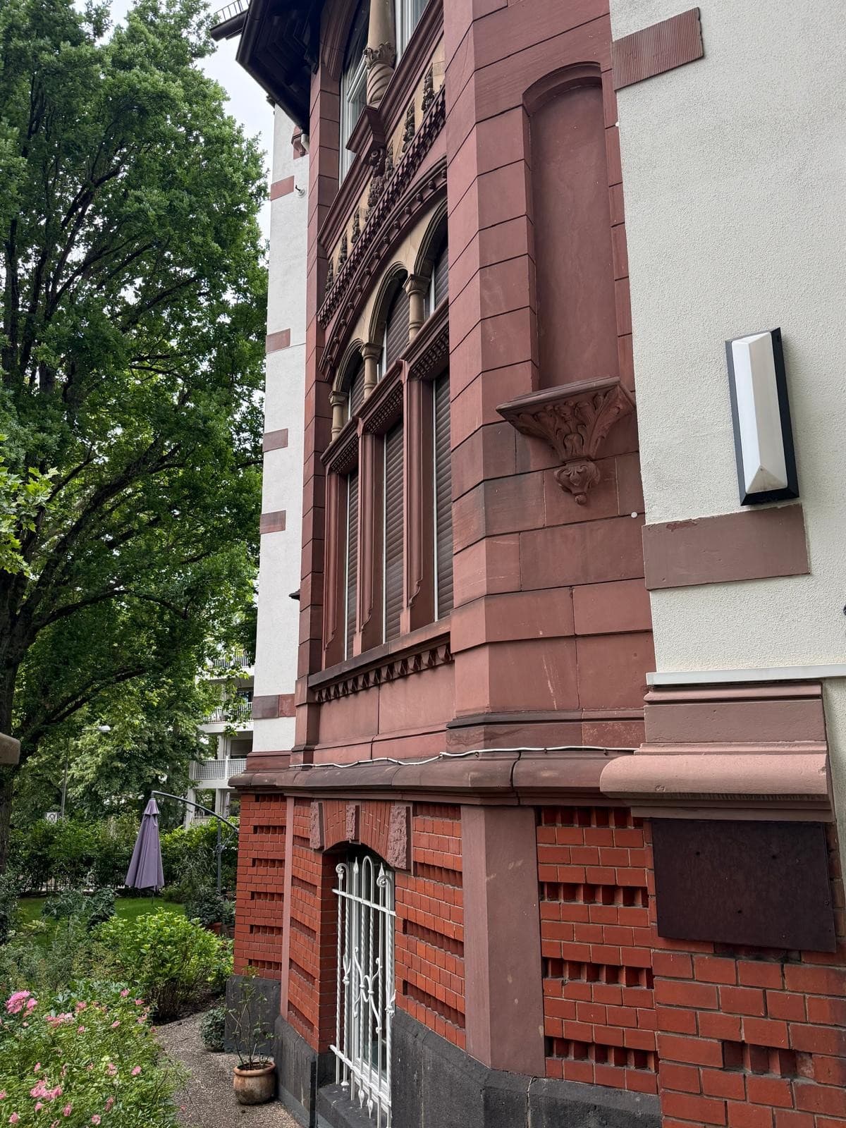 Große, moderne Zahnarztpraxis in Wiesbaden