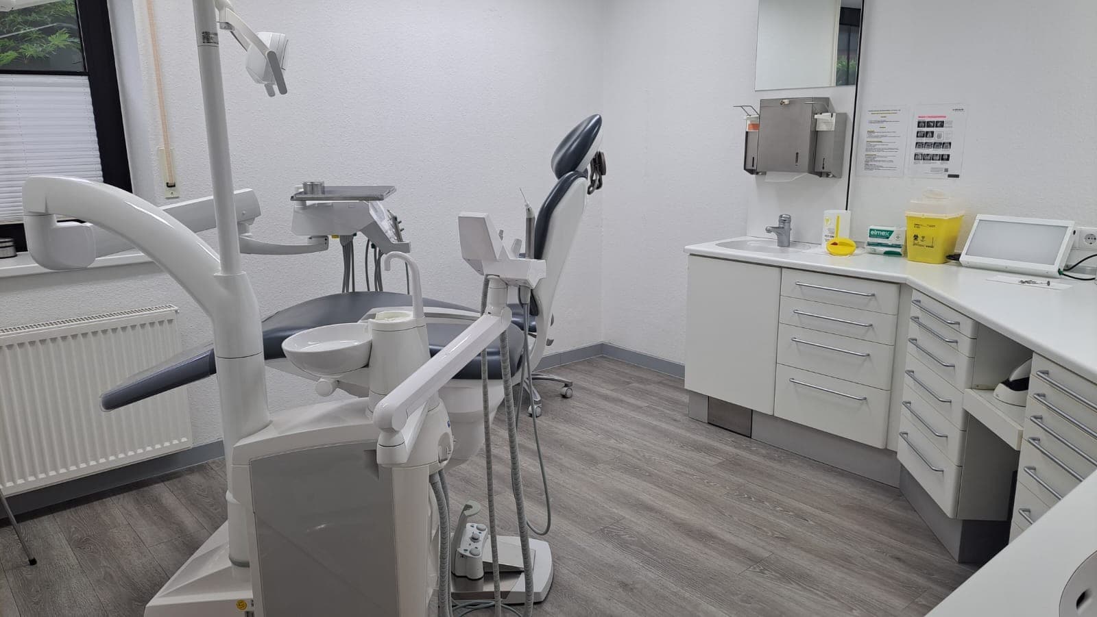 Praxisabgabe – 50 % Praxisanteil in attraktiver, etablierter Zahnarztpraxis