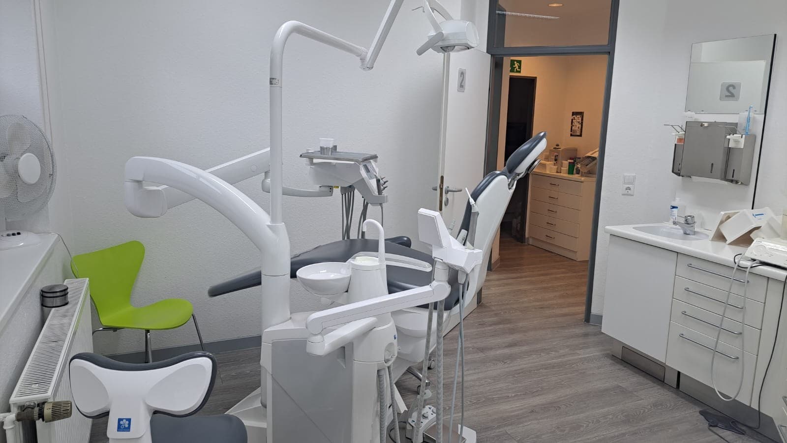 Praxisabgabe – 50 % Praxisanteil in attraktiver, etablierter Zahnarztpraxis