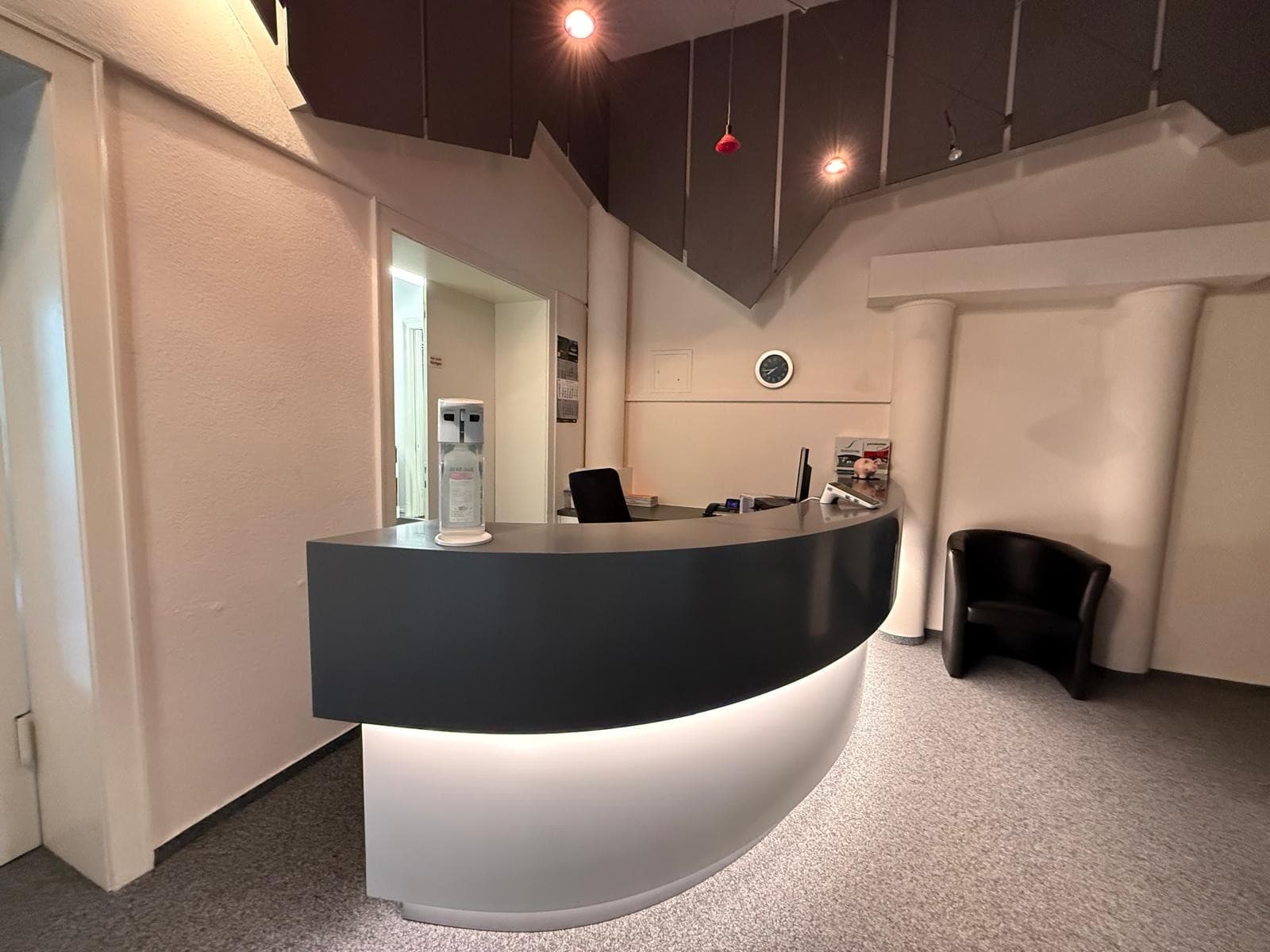 Große, moderne Zahnarztpraxis in Wiesbaden